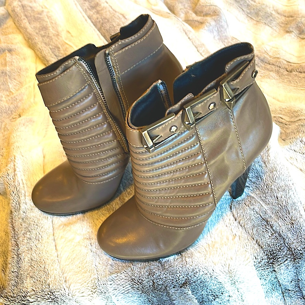 7 For All Mankind Grey Wedge Bootie Size 9